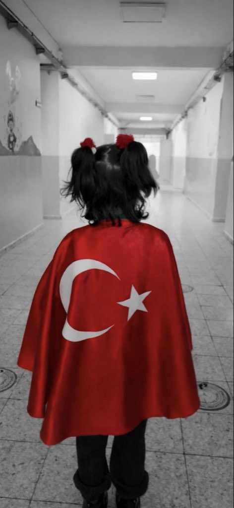 RavzaSun's tweet photo. #BayraklaBaşlayanOkul https://t.co/zpHsF6KiNO