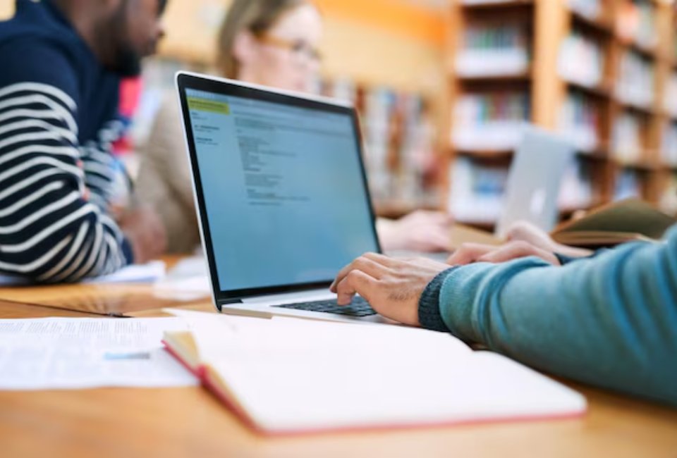 Biblioteca UVic tweet media