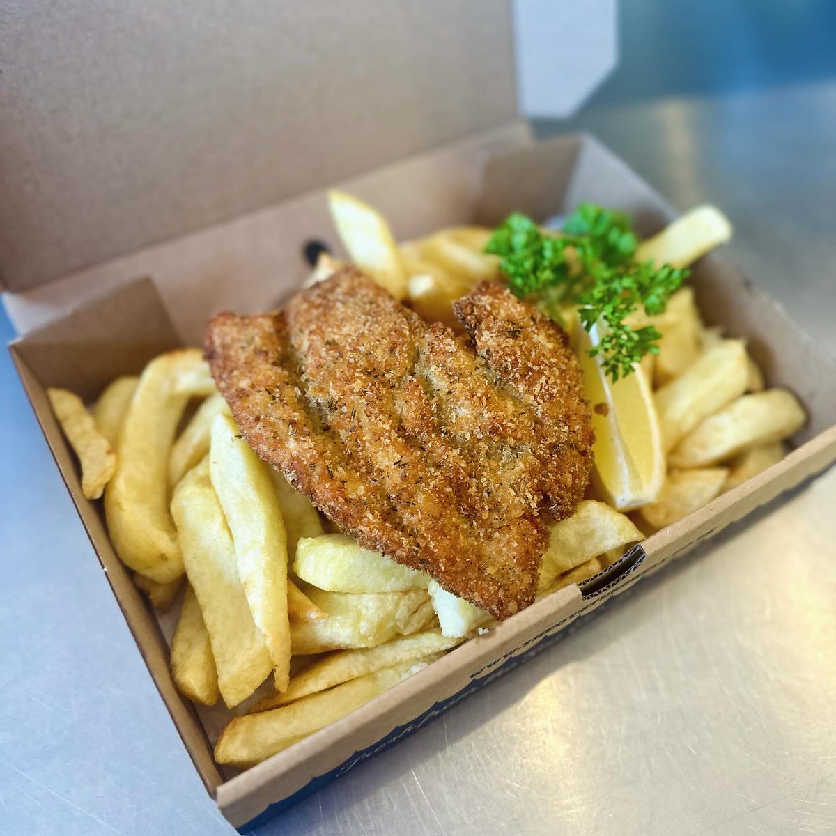 KFELtd's tweet photo. Looking for an easy menu add-on? ๐
Chicken can be fried in your #kiremko frying range with great results.
We recommend starting with chicken goujons as they cook evenly and stay moist.
#friedchicken #chickengoujons #chickenburgers #chickenwraps #fryingranges #chickenandchips https://t.co/ljumv5zSeA