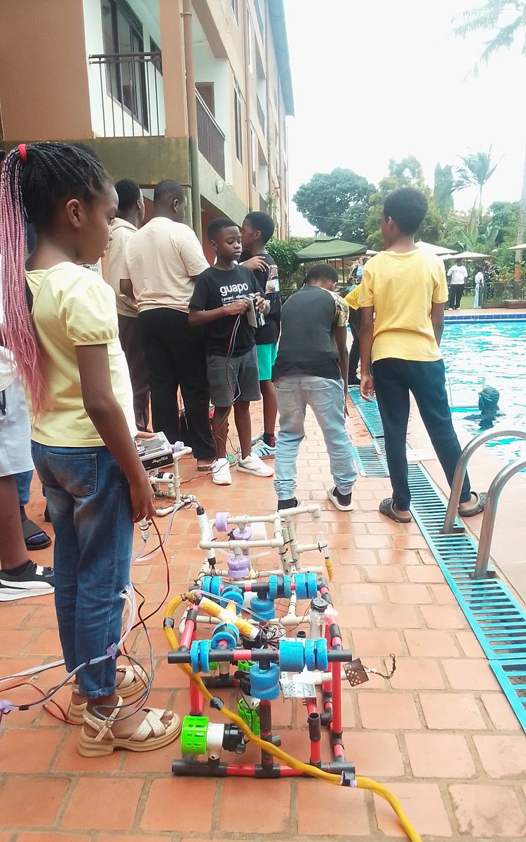 OctBinEvadiusT's tweet image. 📍Happening now at Nob View Hotel, Ntinda-Kampala 

Young Engineers Uganda students are showcasing impressive underwater robotics projects, gaining hands-on experience in engineering especially electrical systems.

Learners are working with sensitive electrical tools and…
