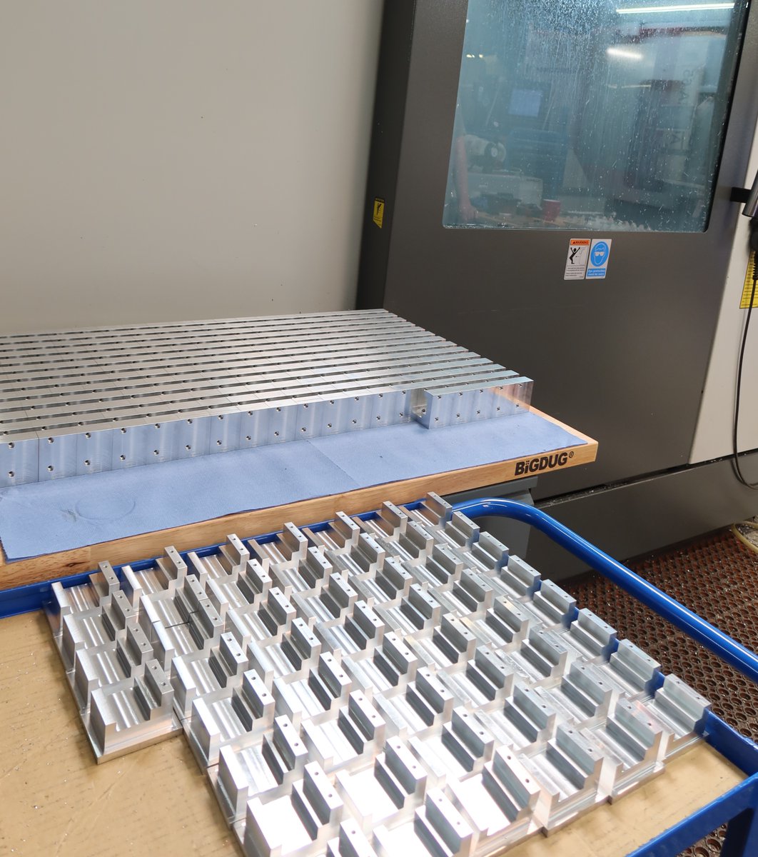 Bridwey's tweet image. Mondays on the #mill…

And a strong start to the week, if we do say so. 💪

Components done and dusted, now proudly staged on our #BiGDUGworkbench and heading straight to quality control.

That's how you do it.