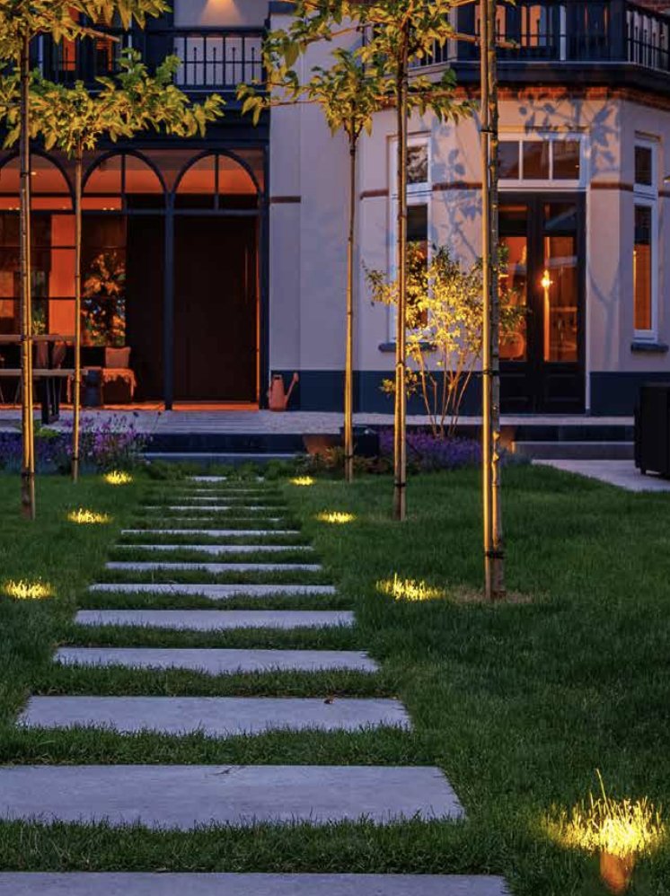 LightProTrade's tweet image. Don’t leave your garden paths in the dark! Proper lighting makes navigating your green spaces safer and more enjoyable. From subtle deck lights to elegant posts, you can create a magical pathway that welcomes you home every night.

#GardenSafety #PathLighting #LandscapeDesign