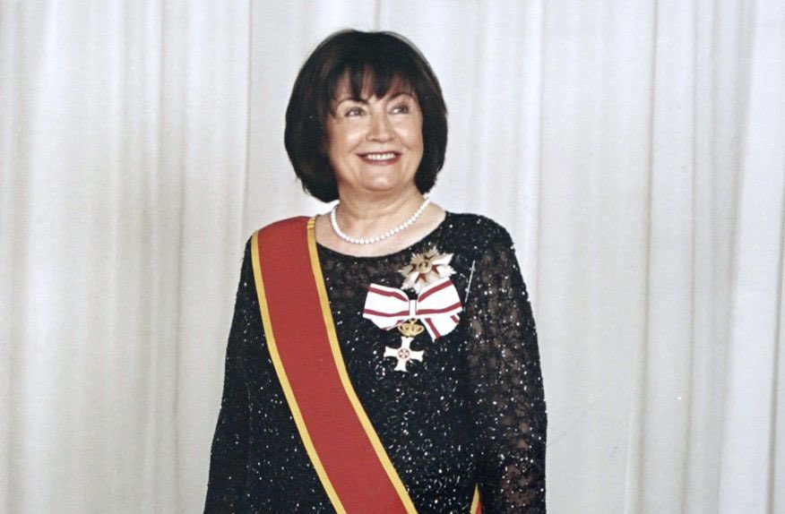 Visdziļākā līdzjūtība vēstnieces, diplomātes un Latvijas Republikas Valsts protokola dibinātājas Aijas Odiņas tuvajiem, viņai aizejot mūžībā.

Viņas zināšanas, gatavība sniegt padomu, pozitīvā attieksme pret kolēģiem radīja leģendu par Aiju un visaugstāko cieņu.🕯️