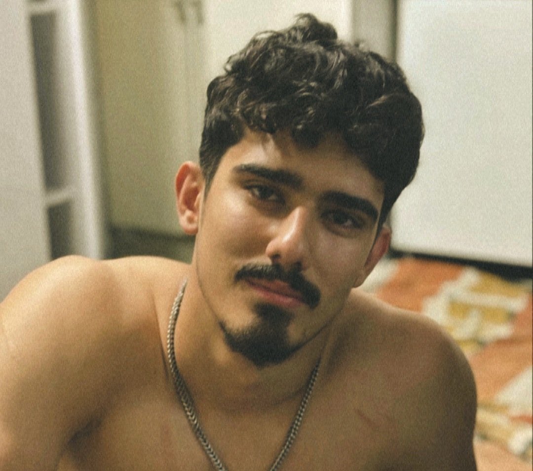 این داغ همیشه زنده و این زخم همیشه تازه میمونه عرشیا💔
#عرشیا_براری