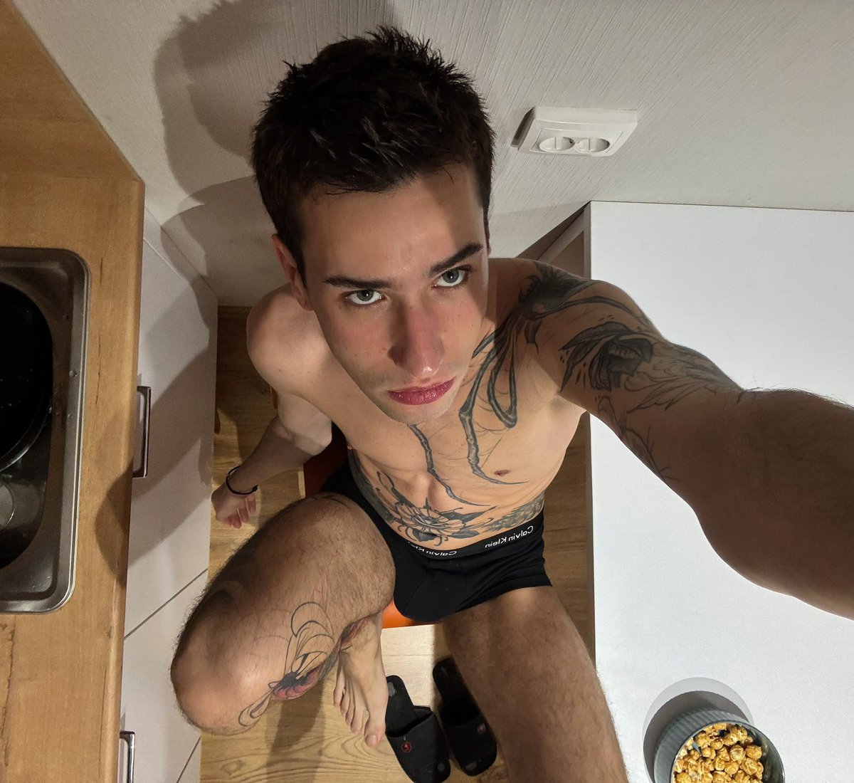 I want to be below and look at you like this 🤭

#gay #gayboy