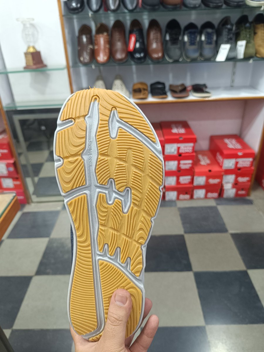 DRochiramani's tweet photo. @ganeshsonawane @runkarthikrun To all others who have commented to participate and give their candidacy and couldn't win with other sizes I have something similar to share in size  10 and a size 9 each depending on the contender can do a couple of pairs giveaway depending on the engagement. :) how they look. https://t.co/k2B8YAj5z9