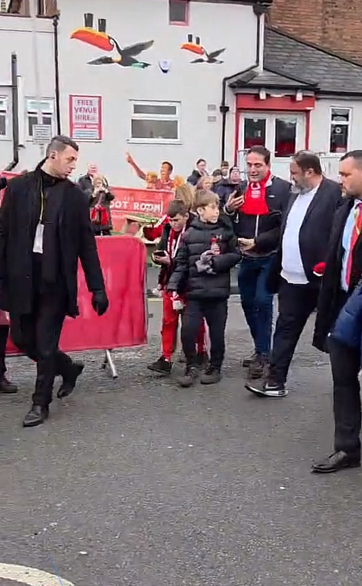 trelamenosolympiacos tweet media