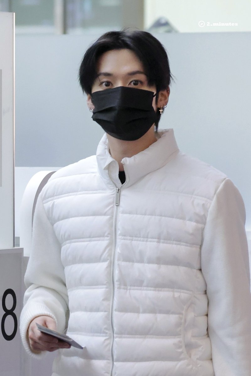 韓国 柳行李 I hope he never figures out anything 😭