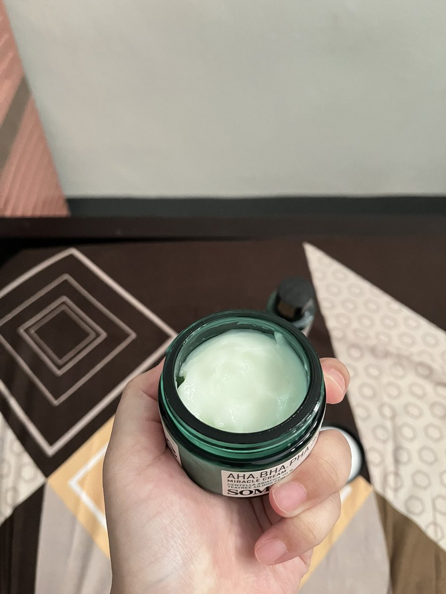 lnarrr's tweet photo. 2. Prelove skincare some by mi
Baru 3x pemakaian bersih, jual karena aku mau ganti skincare yang aman untuk busui. Aku jual 200ribu aja yaa https://t.co/EBQHFJGlco