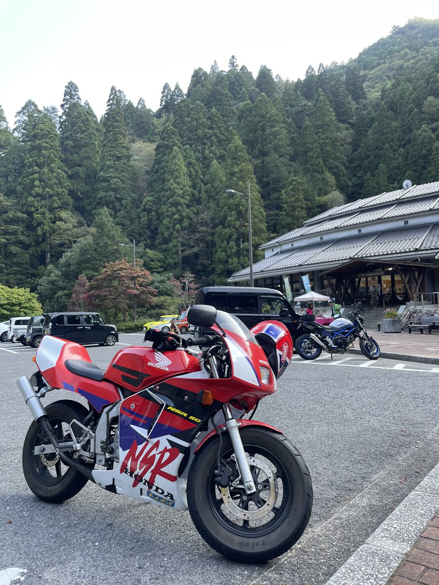 kirakei0103's tweet photo. #拡散希望
#バイク盗難

広島市西区庚午中でNSR50が盗まれました。
犯行時刻は1月31日15時～2月2日7時の間です。広島市で見かけましたらご連絡頂けると幸いです。
珍しい車両なので分かりやすいかと思います。左のカウルが割れて2stオイルのタンクが見えます。
ご協力お願いいたします。 https://t.co/3X1x0QlEfJ