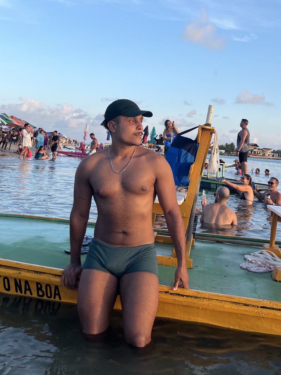 daniellmacena's tweet photo. Um caso de amor infinito com o verão pernambucano 💚 https://t.co/3sNtGAB26e