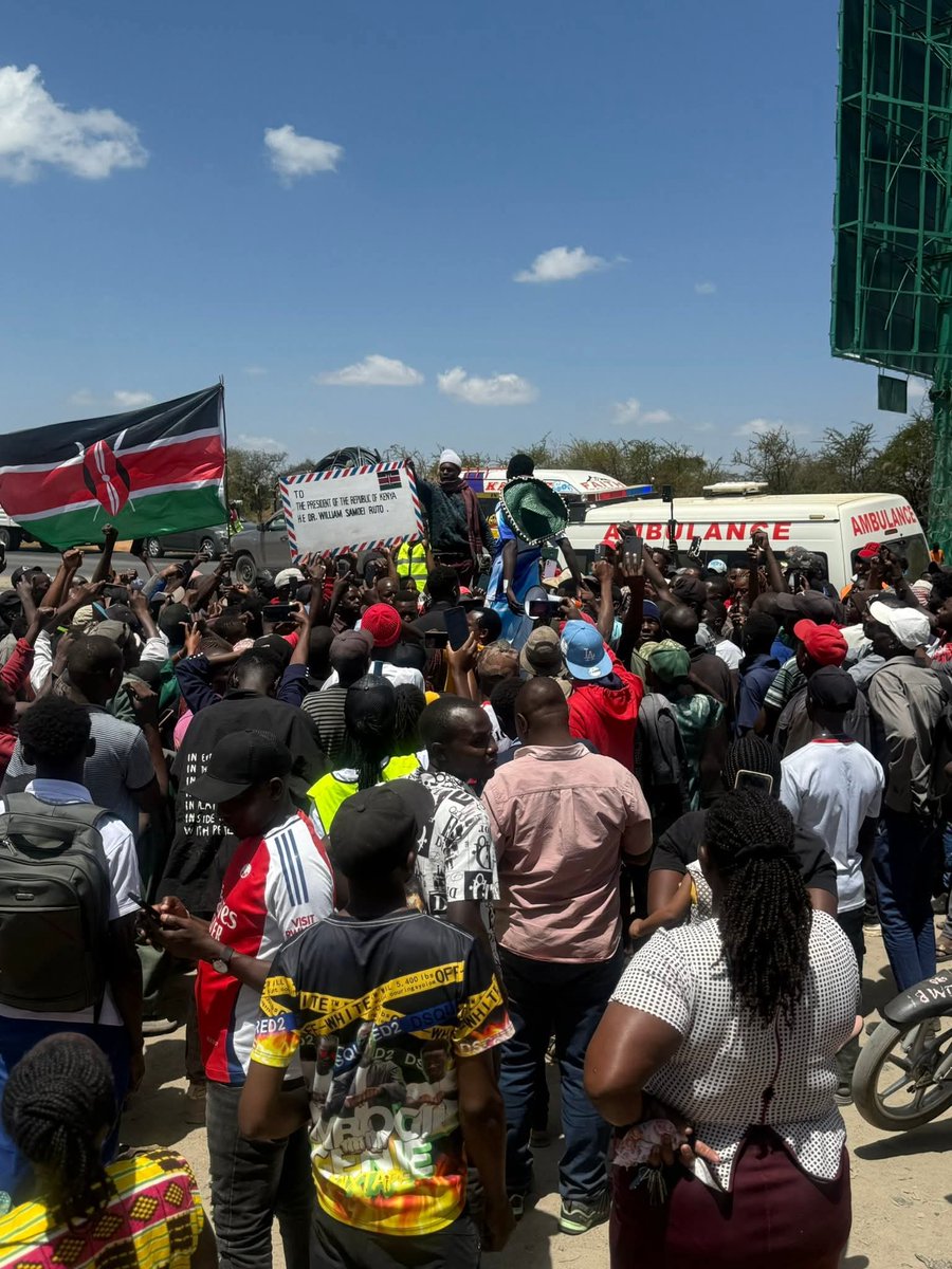 Kenneth_Muema's tweet photo. Makutano Chumbi Junction with renewed energy.

#CancerNationalDisaster 
#cancerwalk
#biezwalk https://t.co/E4pNWgLRAz