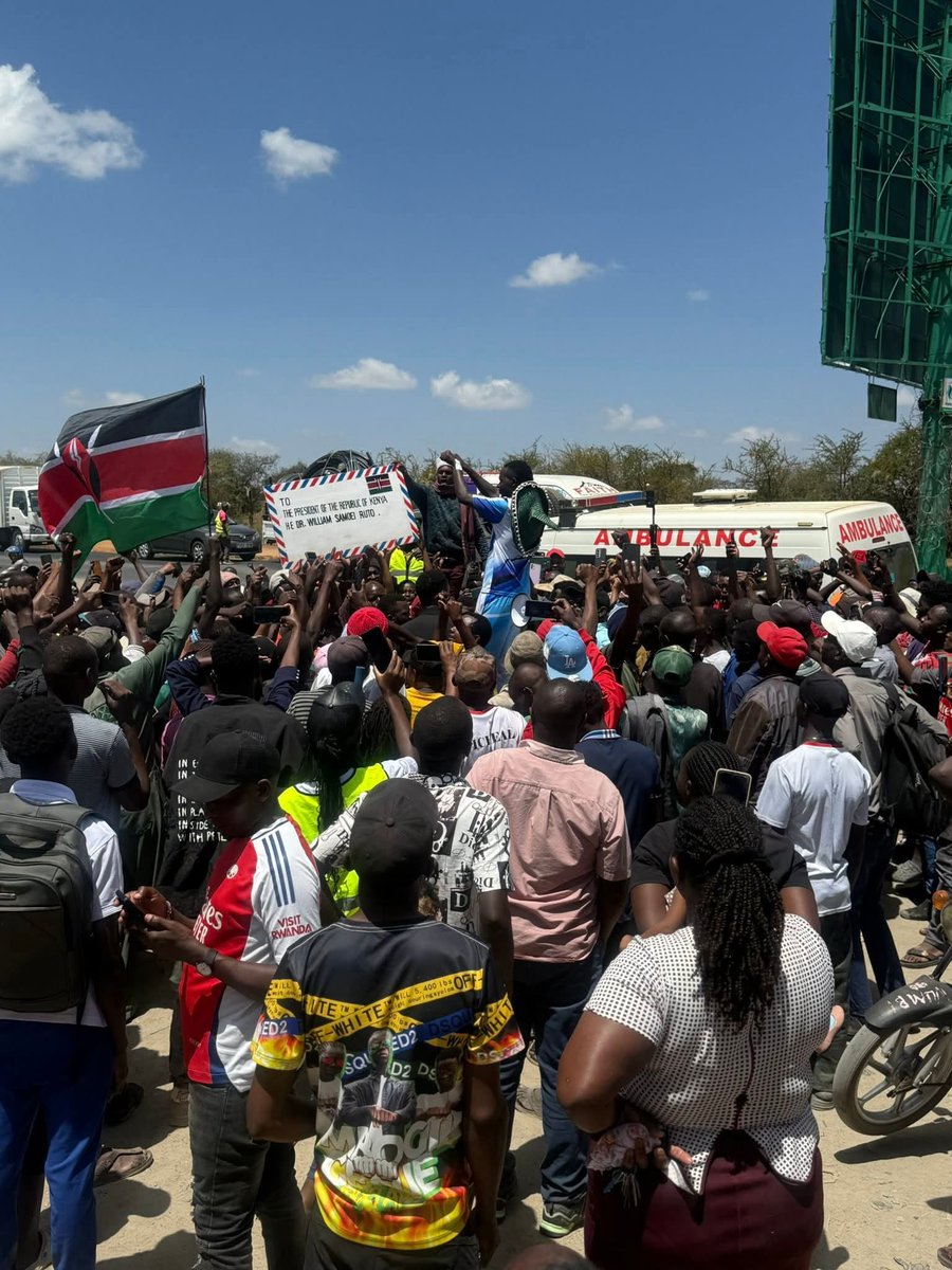 Kenneth_Muema's tweet photo. Makutano Chumbi Junction with renewed energy.

#CancerNationalDisaster 
#cancerwalk
#biezwalk https://t.co/E4pNWgLRAz