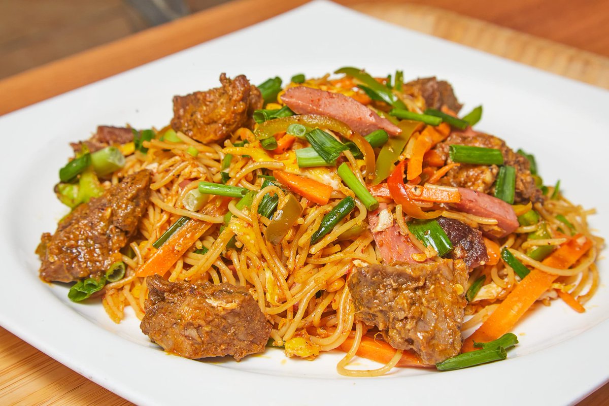 Selis Cafe tweet media