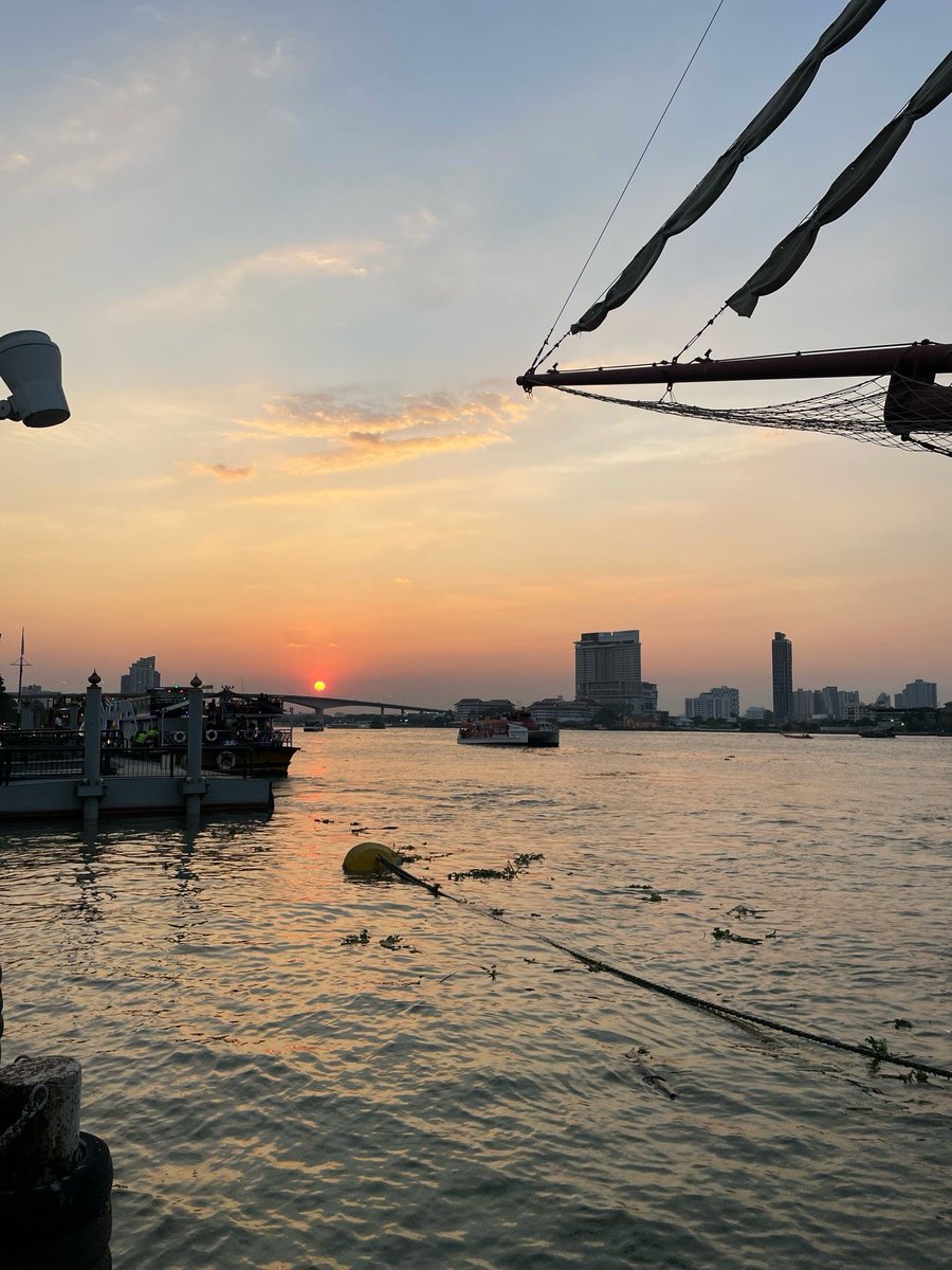 chiaraftw's tweet photo. I'm at Asiatique The Riverfront Pier in Bang Kho Laem, Bangkok https://t.co/9HTYWT8tOk https://t.co/RGG0WitfQn