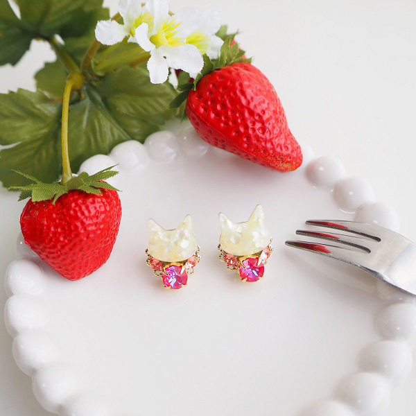 キラキラ⭐️　いちご＆猫