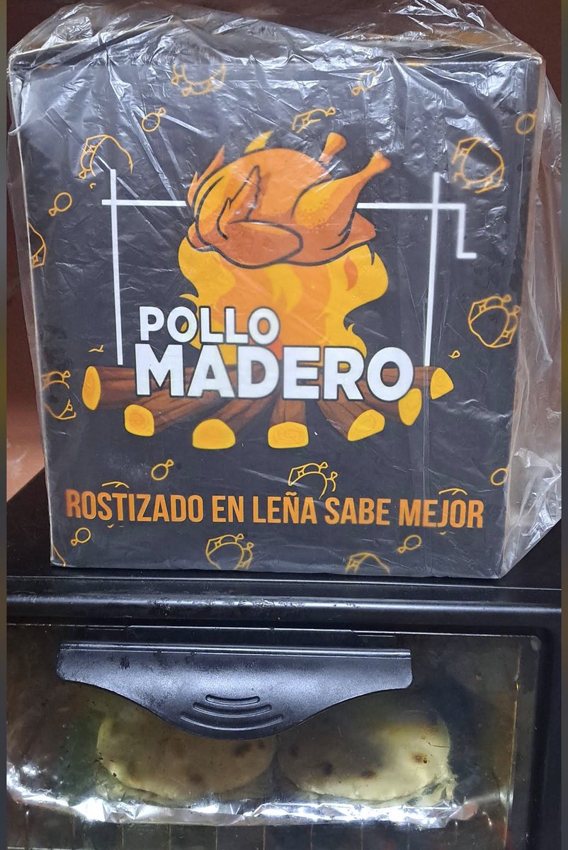 elabejaSv's tweet photo. El pequeño que ha puesto a temblar a un gigante, por qué una multinacional ha actuado legalmente en contra de una pequeña venta de pollo ubicada en Quezaltepeque la libertad El Salvador 🇸🇻??? #PolloMadero https://t.co/0nmpsAZ9ea