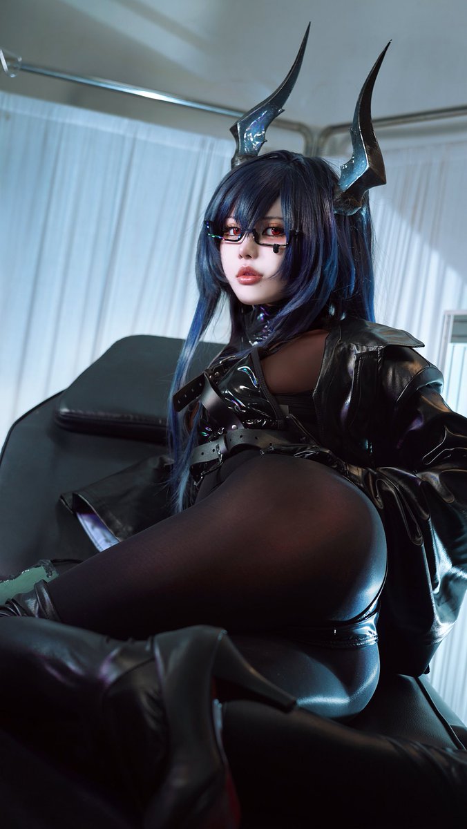 Hyeon_zoo_'s tweet image. 🖤💙

#NIKKE