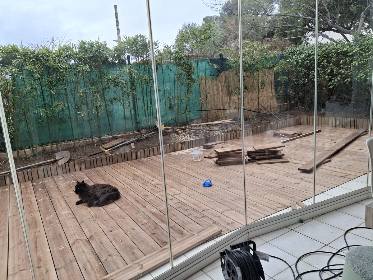 Alkuni_dev's tweet image. I do everything to make money until my SaaS explode ! Two weeks of hard work outside and front of my computer !