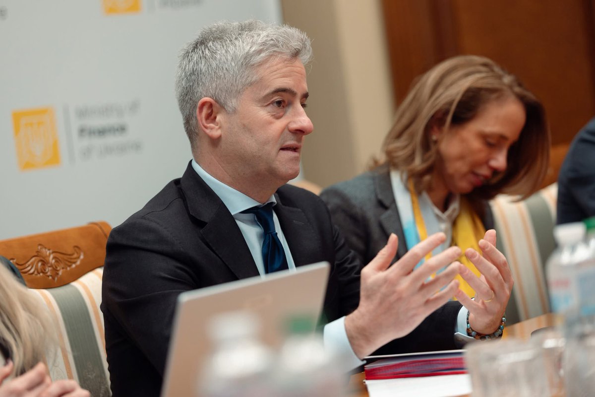 ua_minfin's tweet photo. 🇺🇦🤝🏻🇪🇺The Ministry of Finance of Ukraine and the European Investment Bank management @EIB discussed a new project portfolio of around €600m for 2026–2027. 

@OlhaZykova
@M_Rivellini
@KMikulovaEIB

Details: https://t.co/pDZF0M94aq https://t.co/dg2qAlGMYE