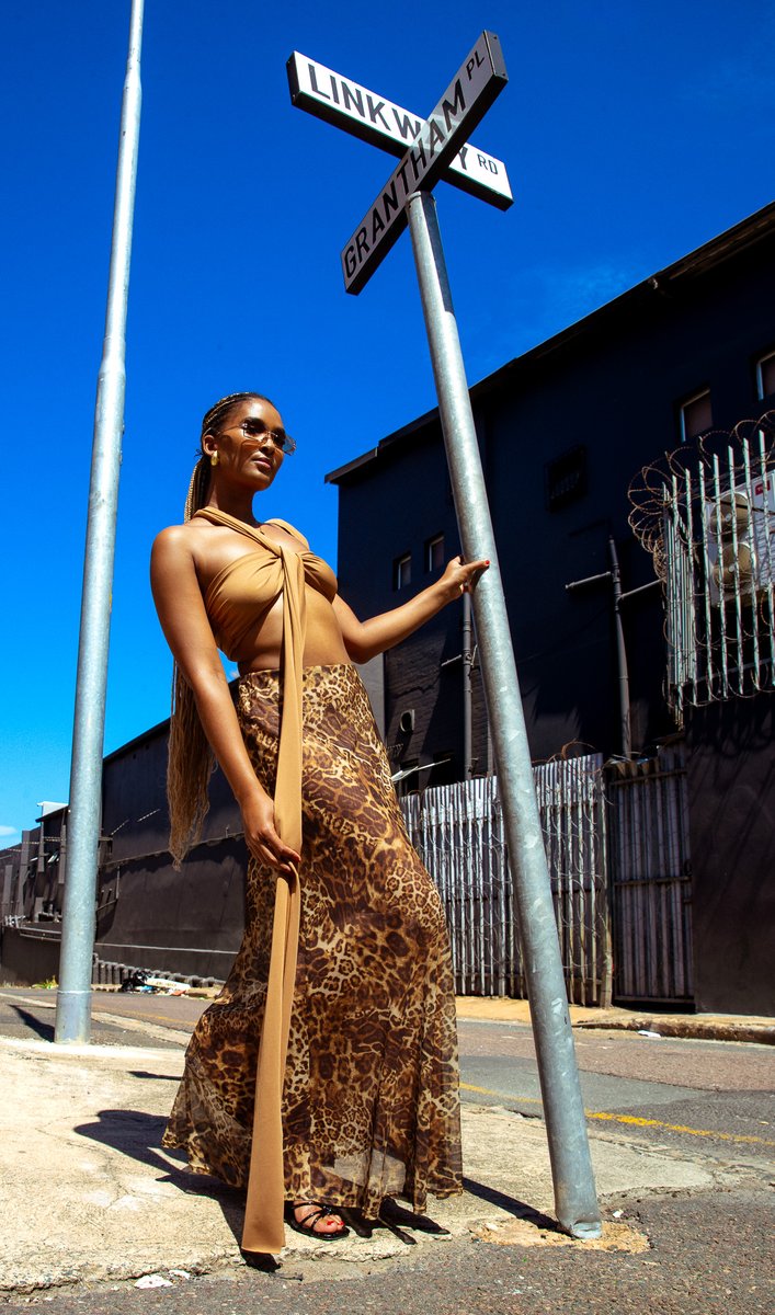 Proof that simple styling goes a long way. Toasted Coconut Endless Summer Wrap Top x Printed Mesh Maxi Skirt. 🔥 #imprecca
imprecca.com/collections/ne…