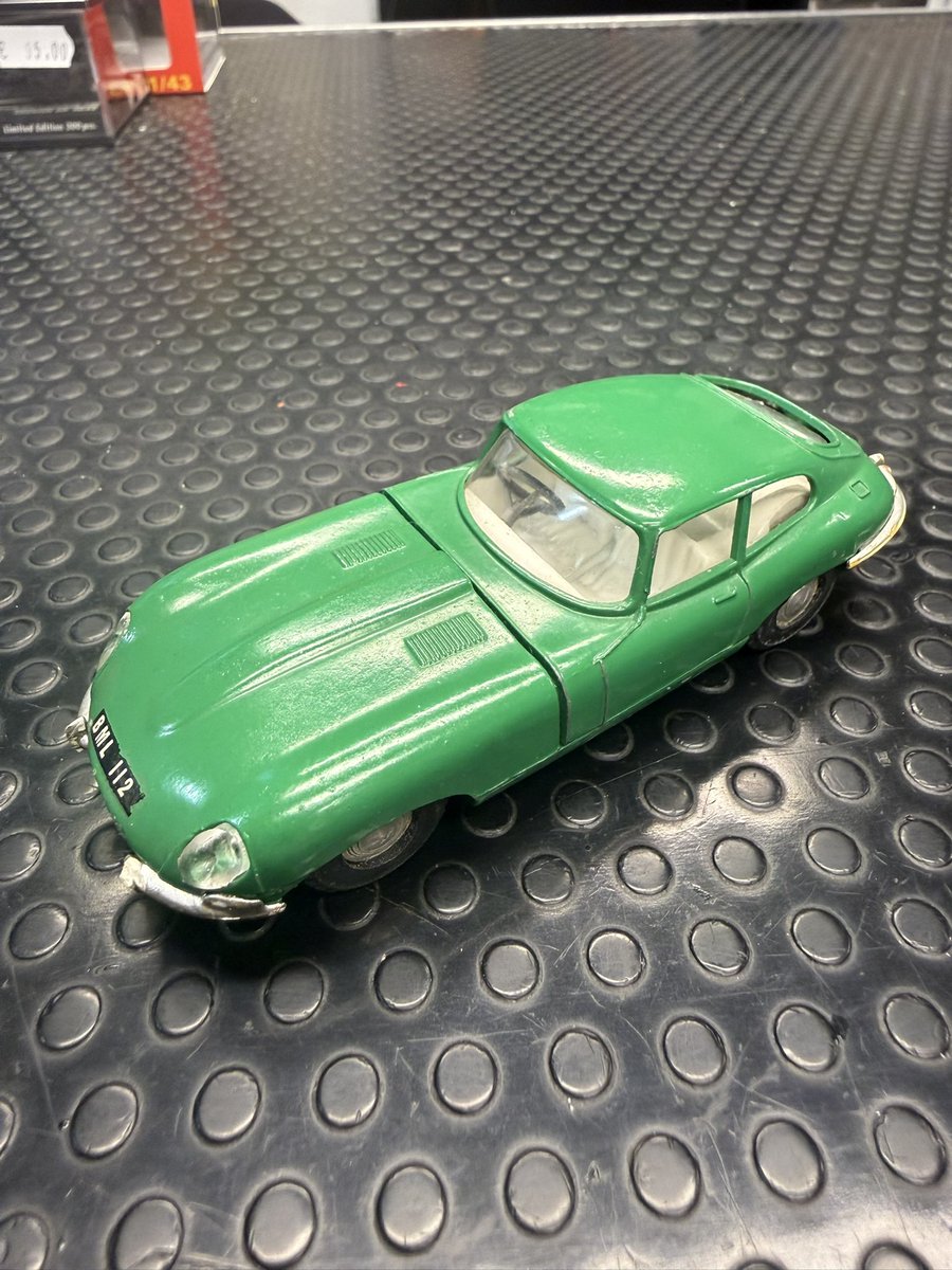 cars_tiny's tweet image. Jaguar XK E Spot On #tinycars #jaguare #spoton #vintage #obsolete