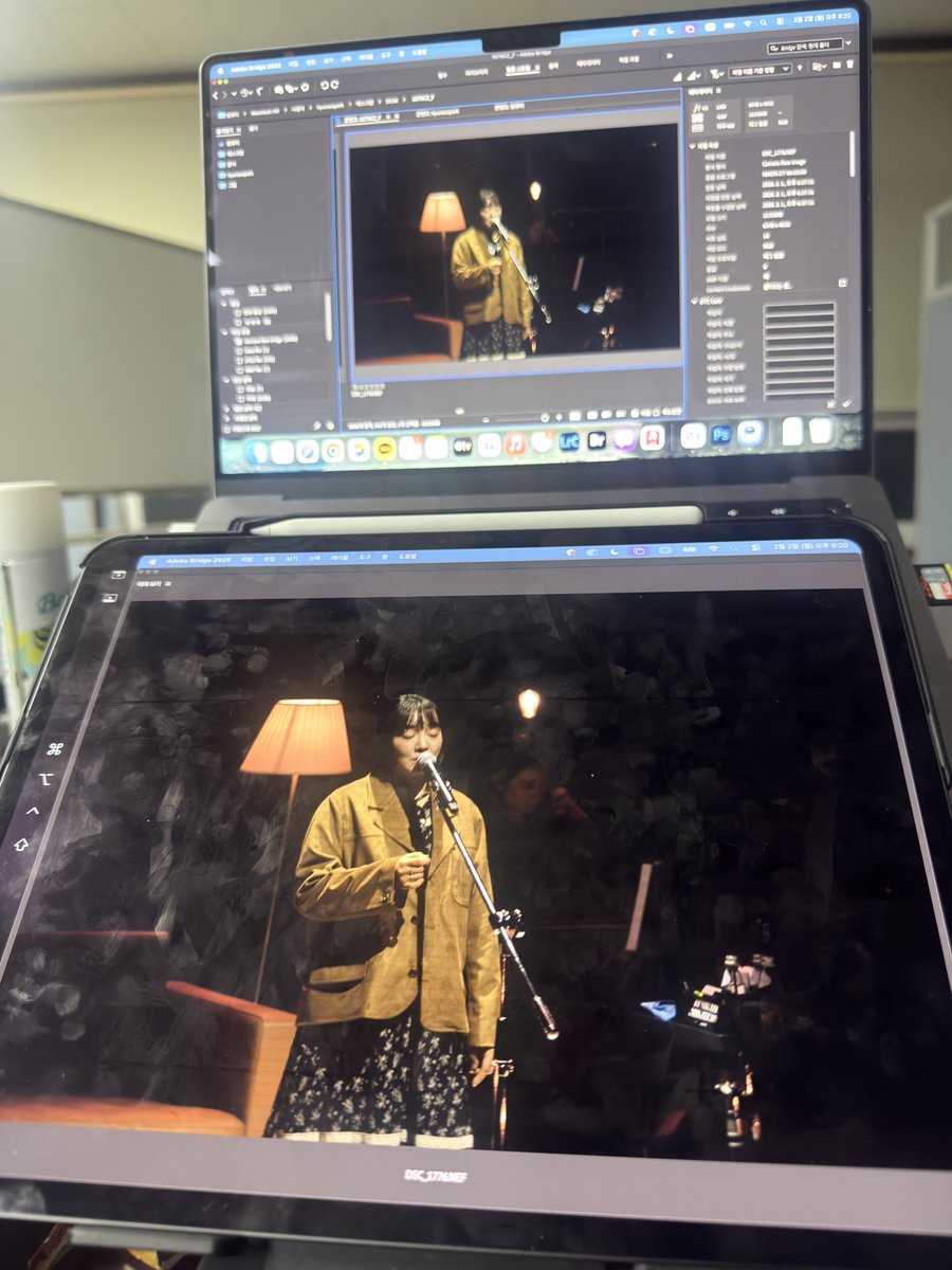 아 근데 진짜 편집하는데
제 자리 각도가 딱 저래서
보경님 머리위에
기발한 아이디어 떠오른것마냥 전구 있어서
킹받아요.......