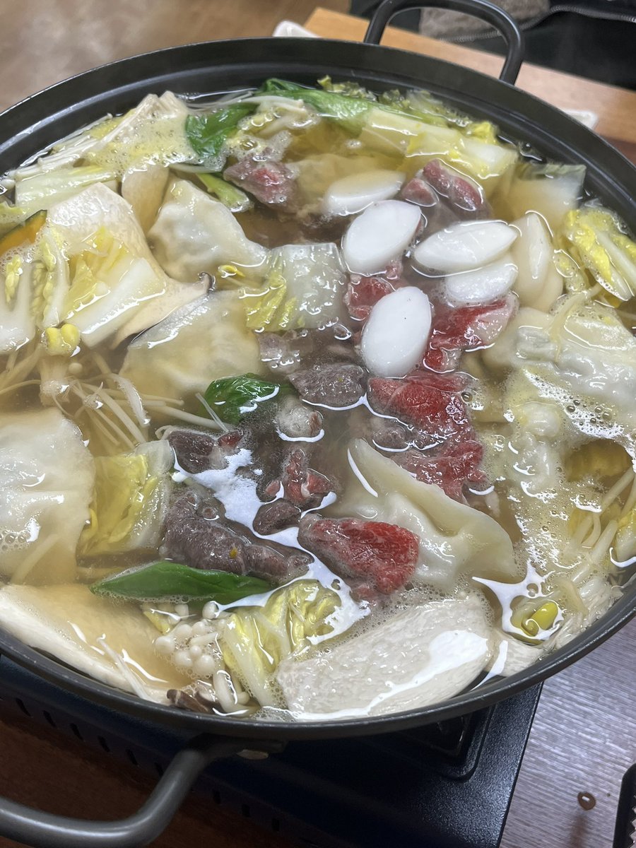 EatingLaw's tweet photo. 📍대전 누리 손만두

샤브샤브 만두전골 3인
치즈비빔만두

와 밥대생의 대전 맛집 1위 축하드립니다
치즈 비빔만두가 정말 너무 맛나요 군만두 튀김만두 종류 별로 안 좋아했는데 이날부터 좋아짐.. 꼭 치즈로 시켜드세요
꼭 예약 전화 하고 가시길… https://t.co/QcFOmhZF7K