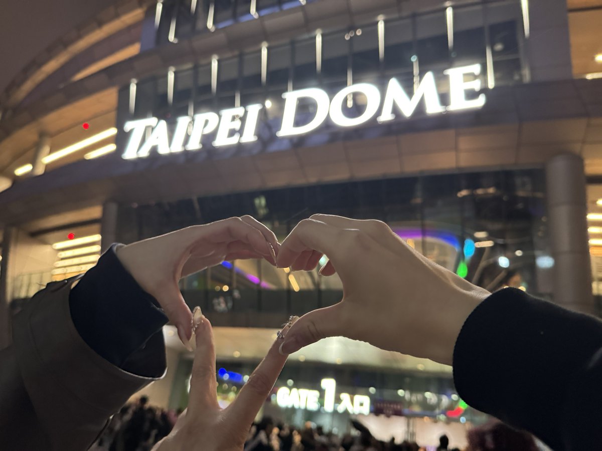 02205_'s tweet photo. 台湾 楽しかった🇹🇼💕

 #TXT_TOUR_ACTTOMORROW https://t.co/PrCtQlcCqE