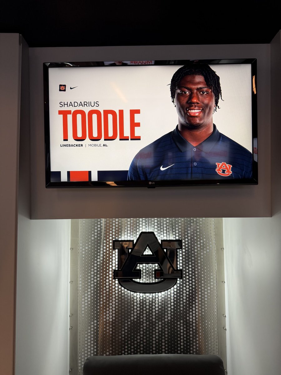 TOODLEBOYS's tweet photo. "Colossians 3:23 - Whatever you do, work at it with all your heart, as you're working for the Lord, not for men."

THE #BLUEPRINT HAD NOTHING TO DO WITH FOOTBALL.

"The game will change but your work ethic will remain the same"  TOODLEBOY 
💙🧡🦅 #WAREAGLE https://t.co/NeZkmU3Mbn