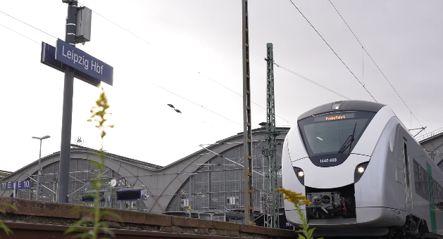 BlogMetafores's tweet image. The first battery-powered #train developed and manufactured by #Alstom is now officially in passenger service. On the Chemnitz–Leipzig line in Saxony, Germany, now the new #Coradia Continental battery trains are running. A win for green rail mobility and of course for passengers