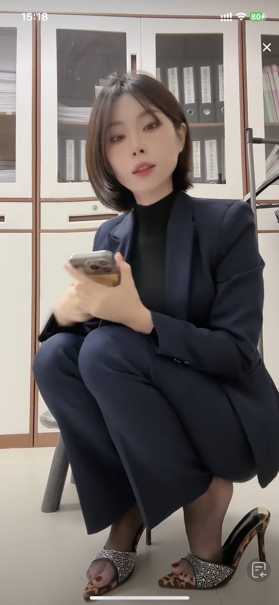 抖音 小菠菜 小小小菠菜 小小小菠菜女士 反差 眼镜妹 丝袜 美腿 美脚 美足 恋足 丝足 直播