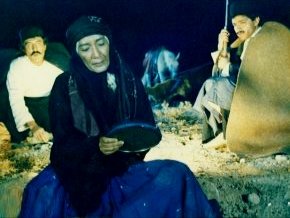 Ifilmfa's tweet photo. فیلم سینمایی «شیرسنگی» در یک فضای ایلاتی و در منطقه بختیاری روایت شد. فیلمبرداری حدود 4 ماه طول کشید و عوامل تو این مدت در منطقه سمیرم چادر زده بودن و مثل ایلاتی‌ها زندگی می‌کردن. همین همزیستی در نهایت باعث شد که فیلم برای بیننده واقعی‌تر و دلنشین‌تر بشه. https://t.co/OQmQeo1Kkm