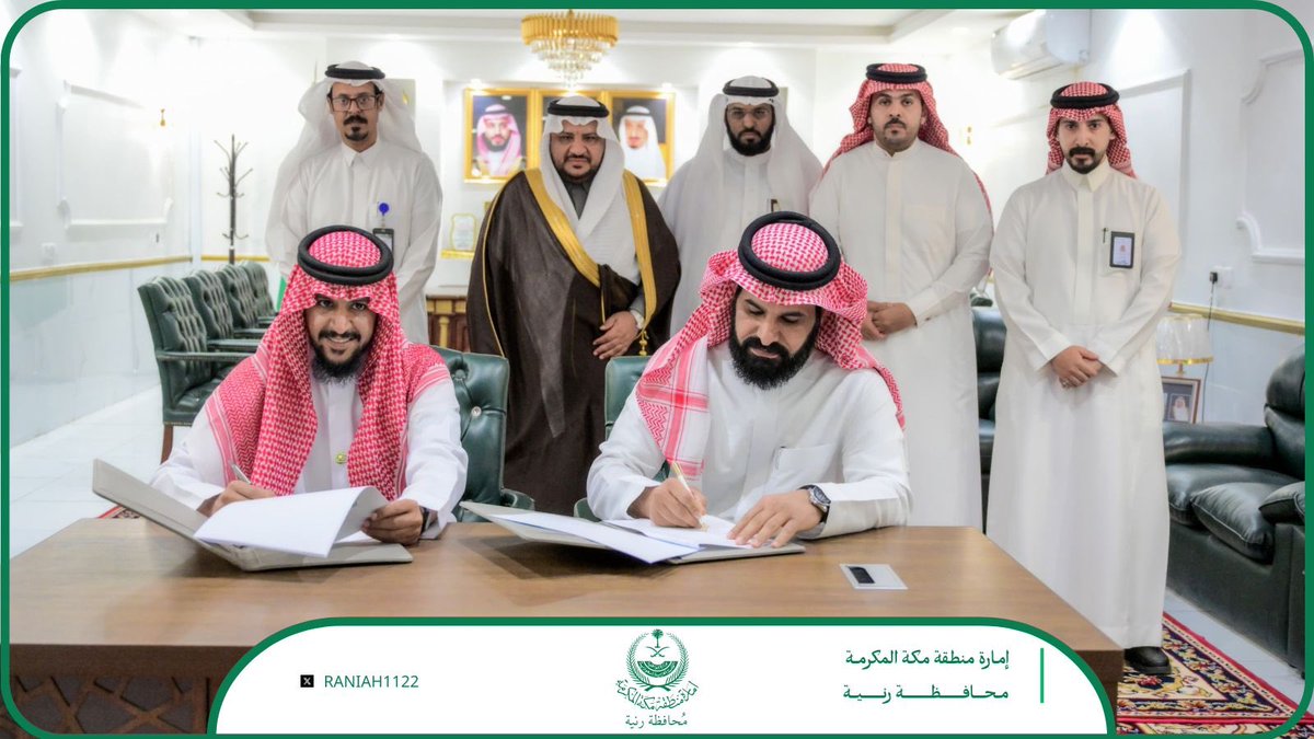 وقد شهد المحافظ توقيع اتفاقية شراكة مجتمعية بين الكلية و الجمعية بهدف دعم فئة الأيتام وتمكينهم من خلال برامج تدريبية وتأهيلية ومبادرات تطوعية ومجتمعية تسهم في تطوير مهاراتهم وتهيئتهم لسوق العمل، بما يتماشى مع أهداف التنمية المستدامة ورؤية المملكة2030