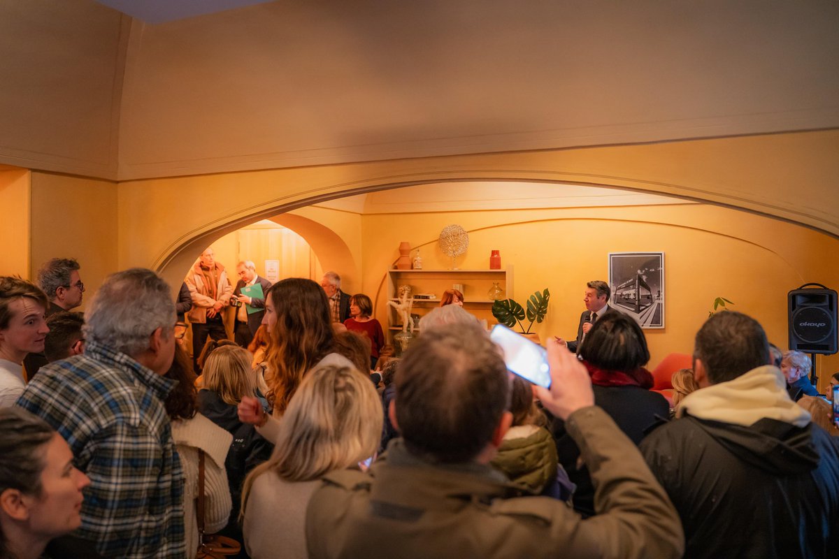 Christian Estrosi tweet media