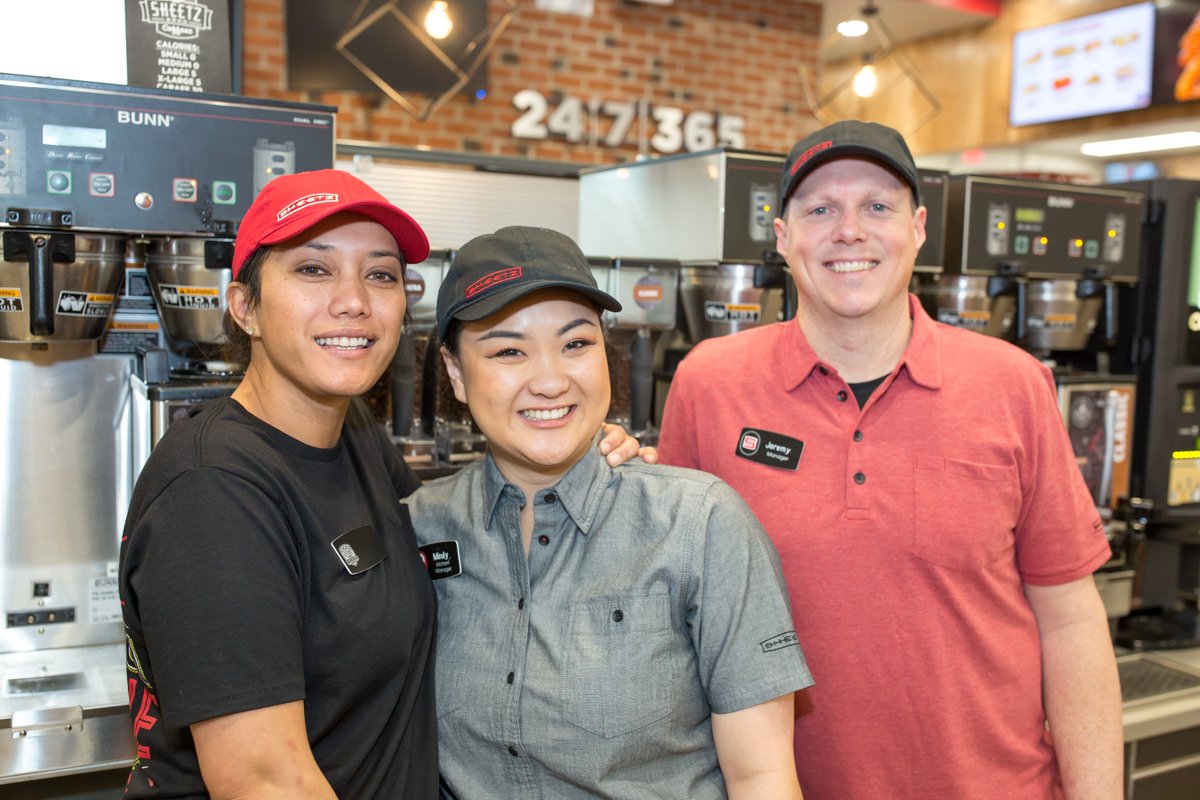 TrystaAlfano's tweet photo. Sheetz is launching a new internship for college students who want to become leaders! Our new Manager-in-Training program helps students develop leadership skills, learn how to manage a store, and provides them 1 on 1 mentorship. Check it out at https://t.co/eX3hmyFwDo 🙌 https://t.co/2bKqq0vokv