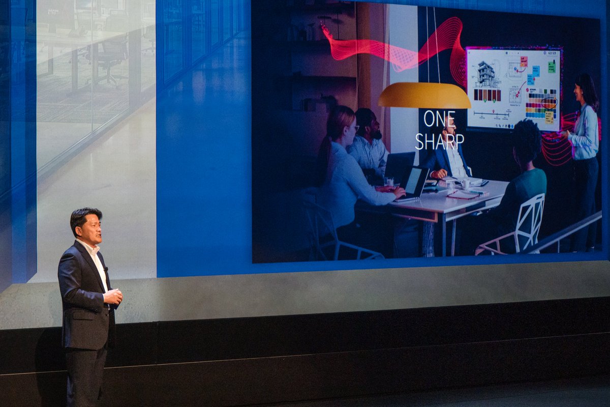 Sharp_ES's tweet photo. Más de 400 socios del canal de distribución de @Sharp_Europe se reunieron en #Sharp Inspire Expo 2026, en #Lisboa, para conocer la nueva etapa de la compañía bajo #OneSharp.

Las claves de esta estrategia en @Newsbook_Tai : https://t.co/9AYkS0qmS5

#Inspire2026 #SharpDX https://t.co/2Ay2bqkLUv