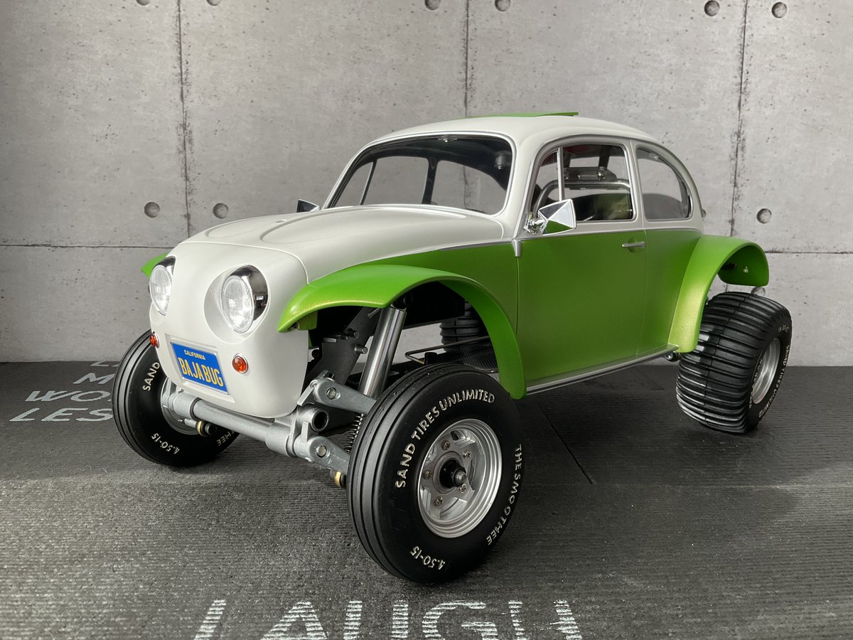 visionrc2's tweet photo. 車高短バッタ以外は盆栽🪴。

ワイルドウイリー２のフロントグリルは内部にラジエター
が装着されているサードパーティ製でかなり凝ってる。
ランチボックスのフロントもサードパーティ製。
気に入っているけど、走らせる予定も無いし置くスペースが
厳しくなってきた…。

#タミヤ　#TAMIYA  #RC https://t.co/9LlJvb5jw6