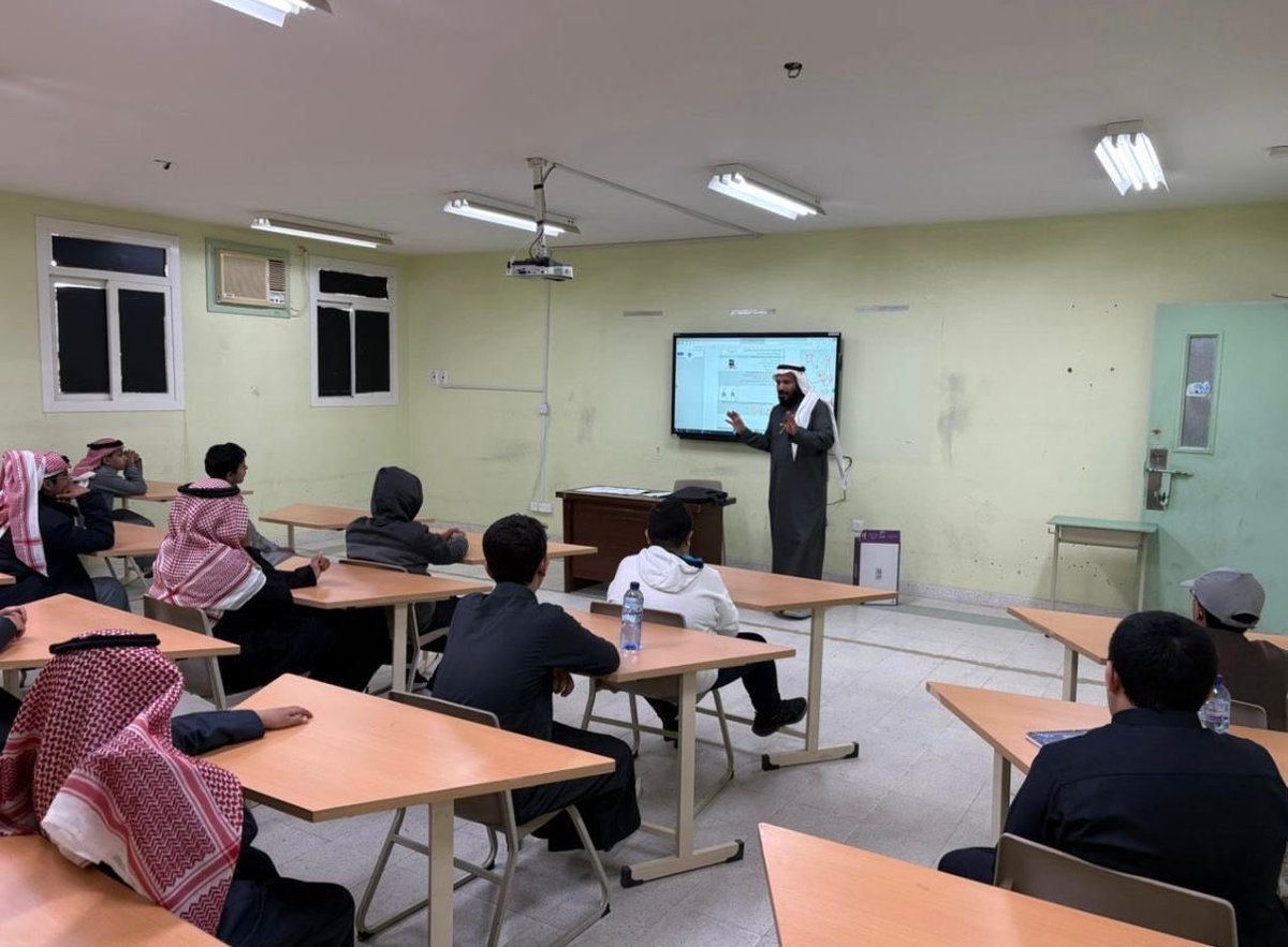 MOE_HHL's tweet image. نفذ #تعليم_حائل  برنامجاً تدريبياً للطلاب المرشّحين لـ #أولمبياد_العلوم_والرياضيات #نسمو ، في مراكز الموهوبين، والذي تُقيمه الإدارة العامة للتعليم بمنطقة حائل خلال فترة التحضير لمسابقة المدن والمحافظات.