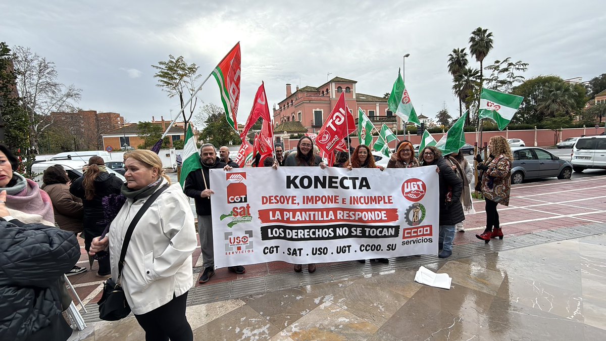 La CGT y el resto de sindicatos de Konecta nos encontramos hoy en las puertas de <a href="/vodafone_es/">Vodafone España</a> para enseñar como nos encontramos lxs trabajadorxs del centro de trabajo de Bollullos 👇👇👇👇

<a href="/cgttelem/">Sector Federal de Telemarketing de la CGT</a>