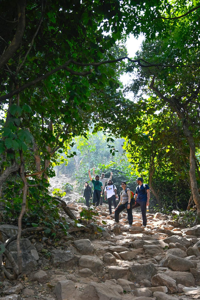 BERCtrails's tweet photo. Some journeys are less about ticking boxes and more about how they are shared.

It was a pleasure hosting @YiRaipur in #Akaltara. We climbed #DalhaPahad and then had the perfect unwind at the ancestral home of our founders, a place that has seen over a hundred years go by. https://t.co/eg1wRWjjBU