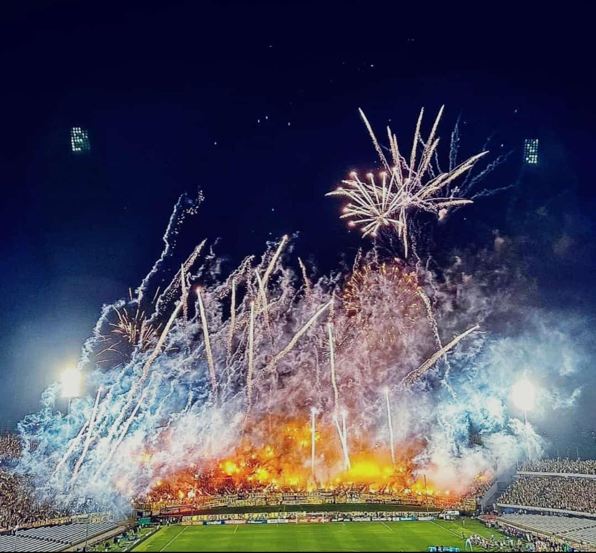 No nos comparen más.