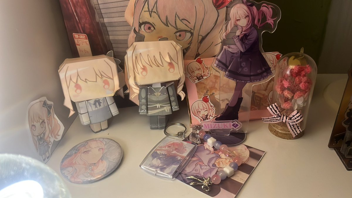 amia_mizook's tweet photo. My very small Mizuki shrine trying to grow....... (I have no damn space :()

#oshikatsu https://t.co/wLv713okjS