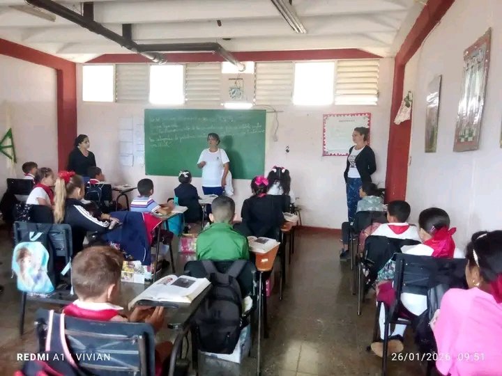 DaliaMa24412289's tweet image. La protección de los humedales tienen una gran importancia en nuestro país. Los formamos parte del proyecto Mi costa, realizamos acciones educativas para salvar y rescatar la flora y la fauna. Cuidar los humedales es salvar el #PlanetaVerde @DiazCanelB @naimatrujillob