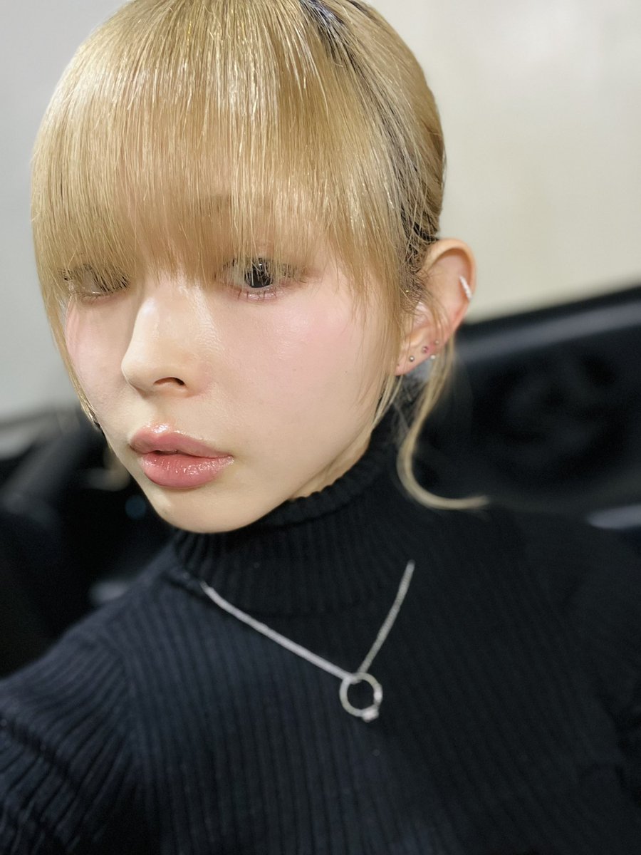mogatanpe's tweet photo. 前髪アレンジ
←before      after→ https://t.co/BIO5R6UYlx