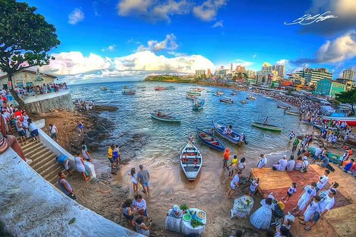 PradoEimar's tweet photo. Com uma imagem de tirar o fôlego da Festa de Yemanjá, uma excelente semana para todos !!
 Erù-Iyá, Odó-Iyá, salve, salve a Rainha do Mar
#RioVermelho 
#SalvadorBahia 
#2DeFevereiro https://t.co/B76y6u2cxY