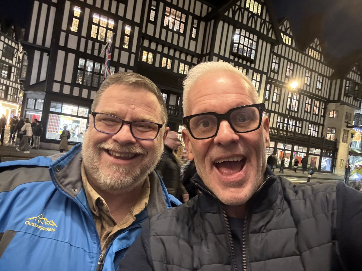 MarkWeechRadio's tweet image. Loved the show so much last week with @domisatwit and @ChrisMoyles