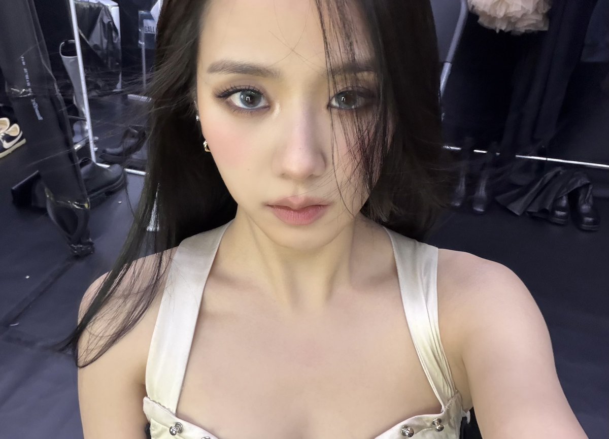 NEWSJISOO's tweet image. #JISOO app update (jisoo.app).