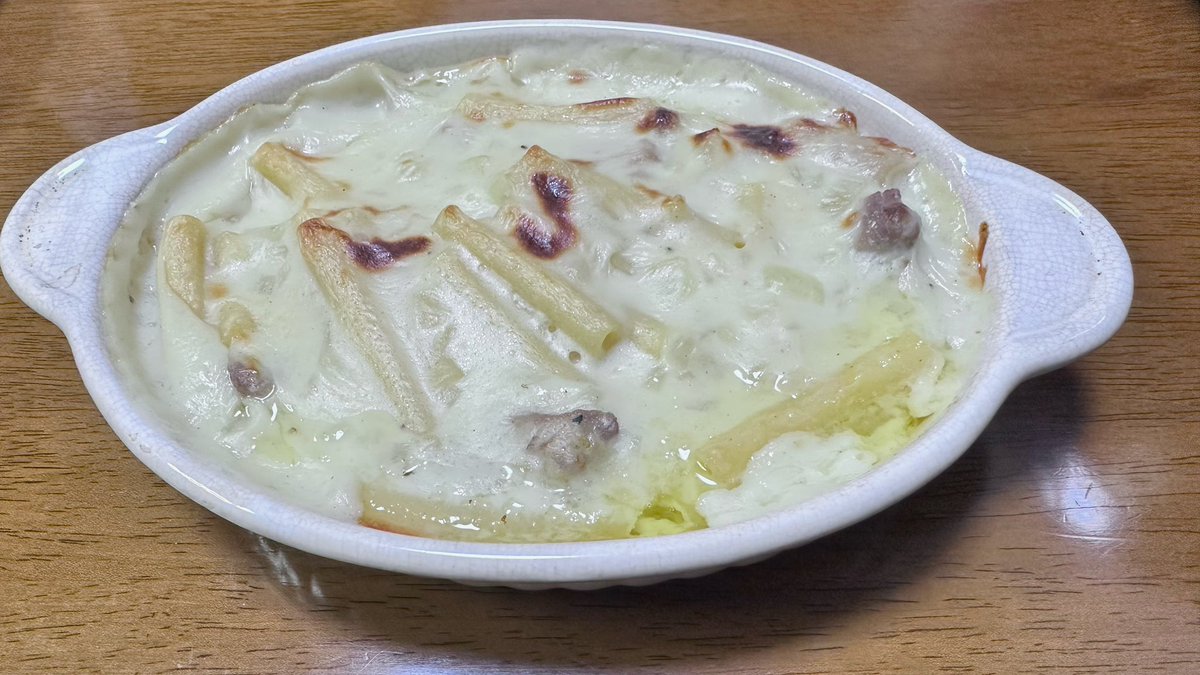 久々に大好きなマカロニグラタン作った😋