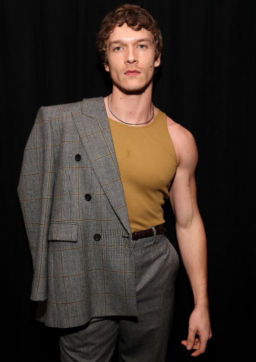 THAT'S A FUCKING BEAUTIFUL MAN